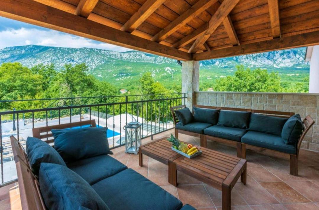 Amazing 4 Bedroom Villa With Swimming Pool And Wifi, Family Frendly Tribalj  Kültér fotó